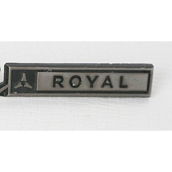 Vintage Dodge Sportsman Royal Emblem 1970-1979 - Picture 3 of 7